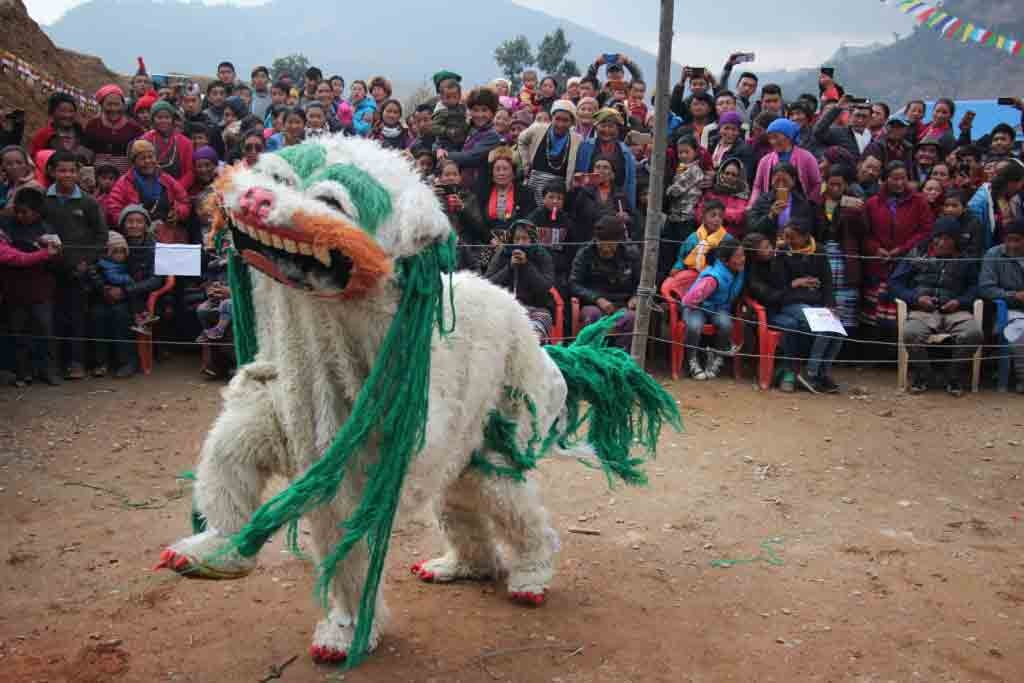 त स र उन ज ल म स म त ल ह स र कपक सम पन क र यक रमम ल म कल क रद व र स हन च प रर दर शन गर द