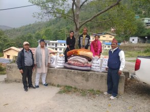 समाचार प्रभाव : रोजगारी गुमेपछि भोकभोकै रहेको परिवारले पायो राहत