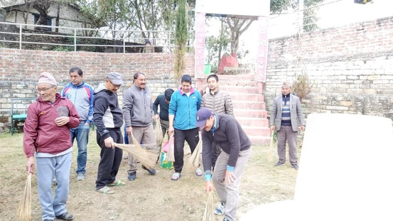 कोरोना भगाउन सदरमुकाम क्षेत्रमा सरसफाई