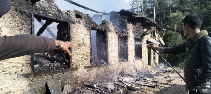 आगलागी भएको ठाउँबाट बेपत्ता बालक जलेर मृत्यु भएको आशंका, घटनास्थलमा मासुको डल्ला भेटियो